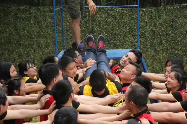 “向梦想出发” k8凯发销售团建活动完善绽放